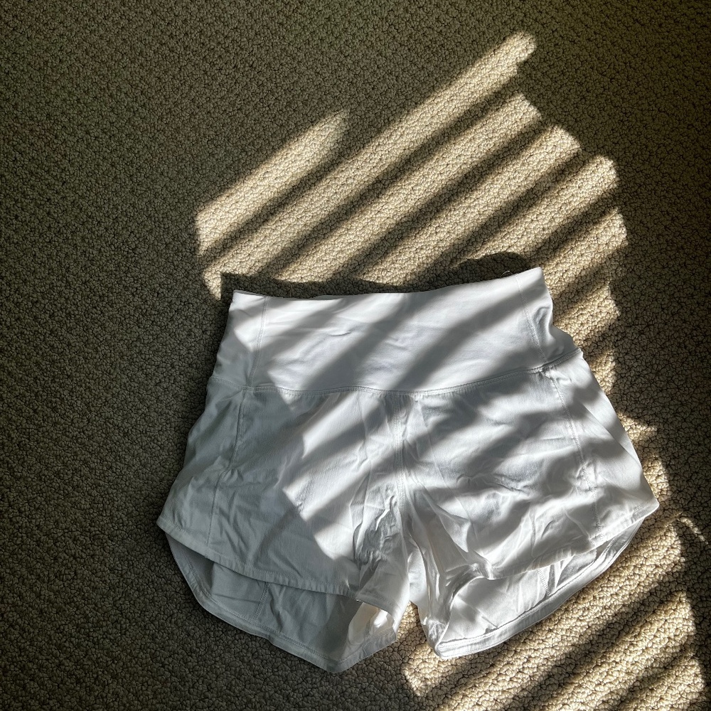 Lululemon White Speed Up shorts 4”
